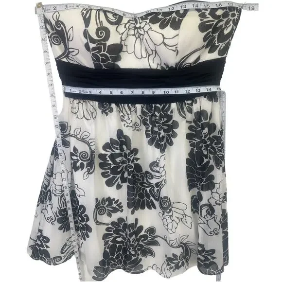 White House Black Market Sleeveless Princess Empire Waist Floral White/Blk Sz 8 - Picture 11 of 11